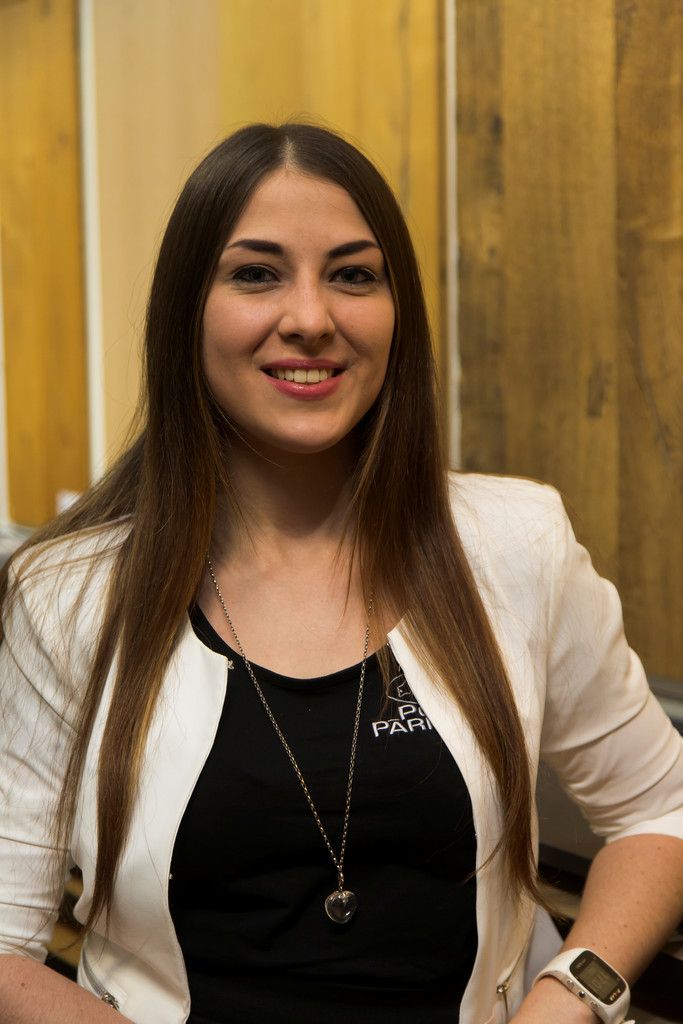 Jessica Loretter,Büro/VerkaufIn einer kleinen Firma kennt man die Leute und weiß, was alles läuft. Ich werde den Betrieb wohl einmal von meinem Vater übernehmen.