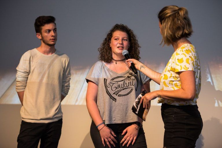 Jessica und Enes beim Interview mit Cornelia Müller. Foto: SUPRO