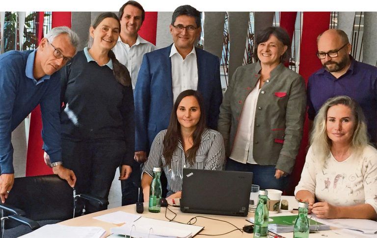 Jury: Josef Burtscher (Energieinstitut), Naturschutzanwältin Katharina Lins, Günter Mair (BSBZ), Juryvorsitzende Gabriele Greußing (Klimabündnis), Christian Rankl und Christian Vögel (Landesregierung), Verena Daum (VN).