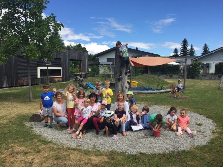 Kindergarten Feldkirch
            Ehrenamt. Im Kindergarten Oberer Riegel wurde von den kleinen Waldexperten die Broschüre „Wildpark-Quiz“ entwickelt.