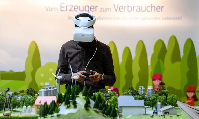 Landwirtschaft 4.0: Auf der Agrarmesse „Grüne Woche“ in Berlin hat die Digitalisierung Einzug gehalten. AFP