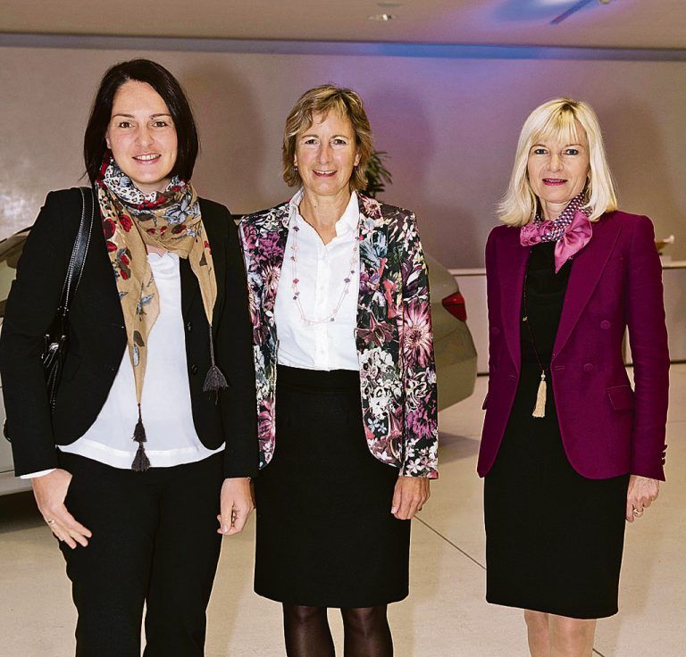 LT-Abgeordnete Monika Vonier und LT-Vizepräsidentin Gabriele Nußbaumer und Rechnungshofdirektorin Brigitte Eggler-Bargehr (v. l.).