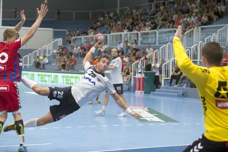 Lukas Herburger und der Alpla HC Hard starten das Unternehmen Titelverteidigung vor eigenem Publikum gegen Liganeuling Graz.Verein