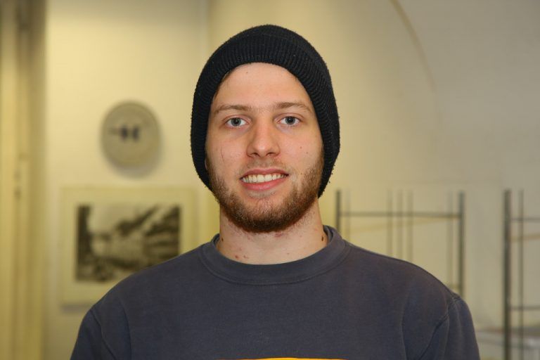 Manuel Raich, 
              Geselle
            Mir gefällt es, dass es ein kleiner Betrieb ist, wo man noch richtig was lernt. Bei Bernhard dürfen Auszubildende gleich selbst Aufgaben übernehmen.