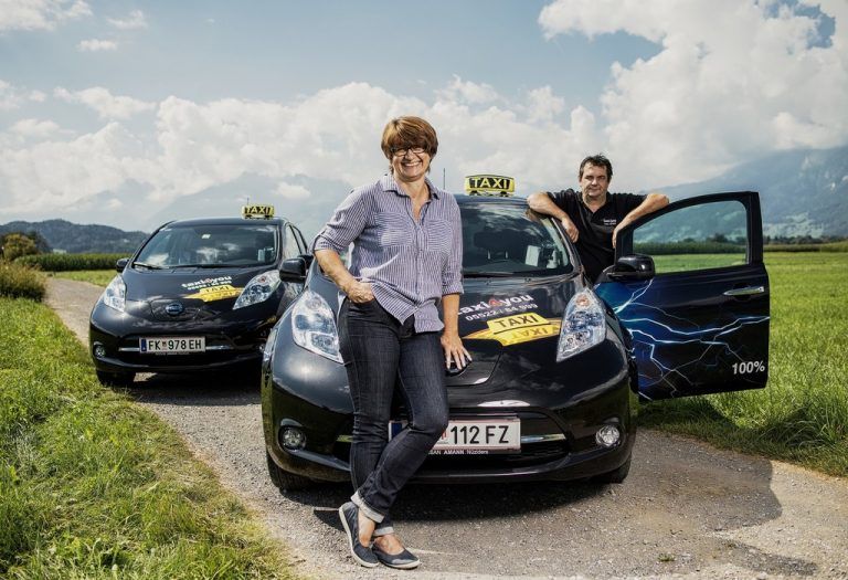 Manuela Kopf und Christian Schmidle: „Wir warten auf die nächste Generation E-Autos und stellen dann den Fuhrpark komplett um.“ taxi4you.me