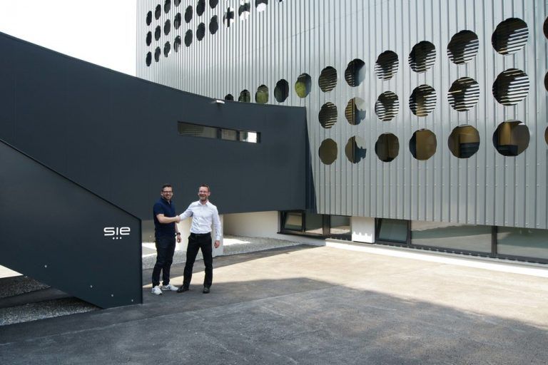 Markus Gfall, CFO der S.I.E. Holding, (l.) und Kurt Mayer, Geschäftsleiter von Goldbeck Rhomberg.GR