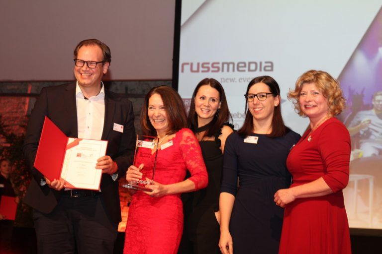 Markus Raith (v.l.), Barbara Bechter, Simone Kitzmüller und Birgit Entner von Russmedia mit „Great Place to Work“-Geschäftsführerin Doris Palz. MAtthias Rauch