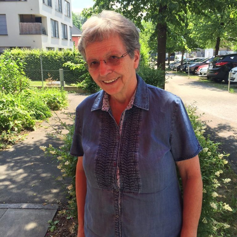 Martha Greußing ist auch im Ruhestand aktiv. Unter anderem arbeitet die Frohbotin ehrenamtlich für das Sozialzentrum Mariahilf.  Foto: VN