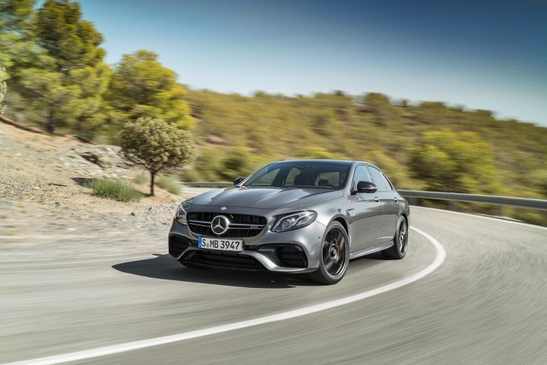 Mercedes E-Klasse: Als 63 AMG 4Matic spielt der Sternen-Star mit 571 PS – oder als S mit 612 PS – starken Muskeln.