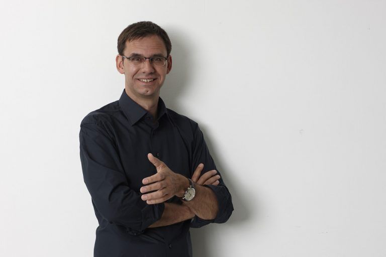 Mit dem Jugendprojektwettbewerb 2017 bietet das Land Vorarlberg auch heuer wieder Jugendlichen eine Bühne für ihre kreativen Ideen und Projekte. Aus der Erfahrung kann ich sagen, dass der Wettbewerb jedes Jahr tolle Projekte sichtbar macht und zugleich aufzeigt, wie engagiert junge Menschen in Vorarlberg ihr Umfeld gestalten. Mag. Markus Wallner,  Landeshauptmann