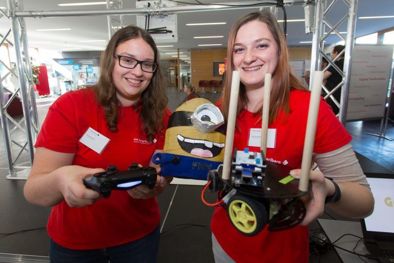 Mit den Minion-Robotern hatten die Besucher viel Spaß.