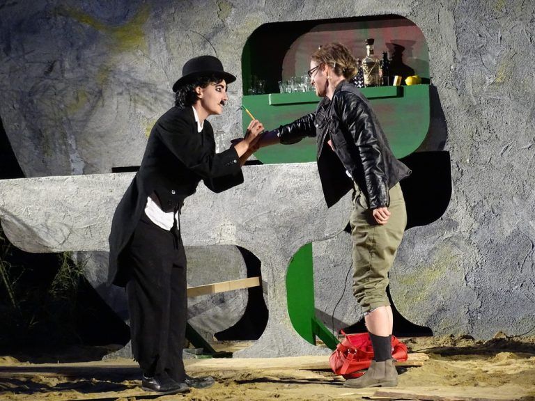 Mit der sinnigen Verwechslungskomödie „Moustache“ präsentiert das Festival Shakespeare am Berg vom 13. Juli bis 5. August erstmals ein zeitgenössisches Stück.foto: stadt bludenz