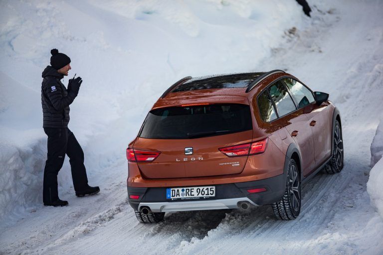 MIt erhöhter Bodenfreiheit und 4x4-System ist der Leon ST X-Perience gut gerüstet für Schnee und Eis. werk