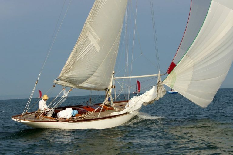 „Mit Freunden habe ich das Holz-Segelboot mit dem Namen Runag in etwa 4000 Stunden eigenregie restauriert. Es ist ohne Motor mit zehn Tonnen Gewicht das schwerste Segelboot auf dem Bodensee“, ist Trippolt stolz.