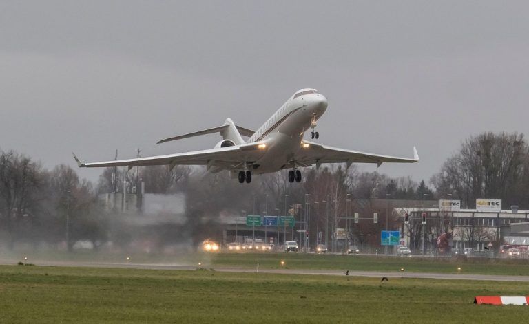 Mit rund 400 Frequentierungen wird gerechnet. Für Flugzeuge über 60 Tonnen ist die Piste zu kurz. Paulitsch