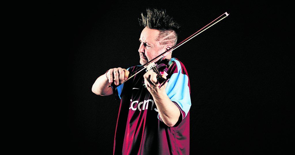 Nigel Kennedy geigt auf