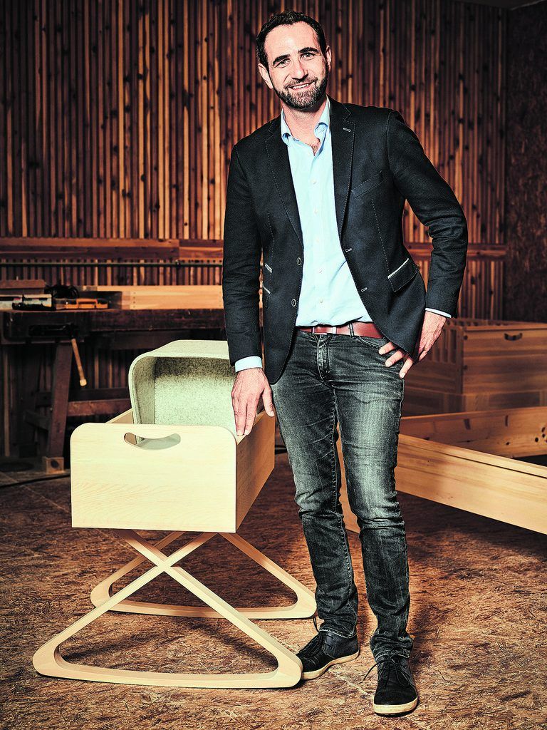 Mit viel Mut und neuen Ideen übernahm Christian Leidinger im Jahr 2004 die Tischlerei seines tödlich verunglückten Vaters. Die Koje