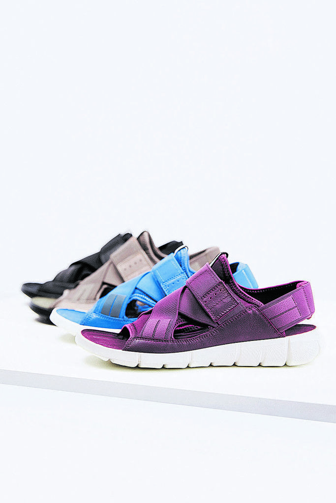 Mit zehn Euro Rabatt und trendigen Schuhen und Sandalen von ECCO leichtfüßig in den Sommer starten! Foto: ecco