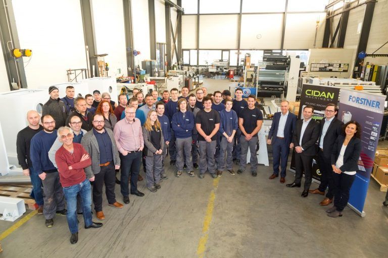 Mitarbeiterinformation zum Wechsel bei Forstner zu Cidan mit Angelika und Renato Romagna, Peter Tafazoli und Henrik Warlund ( vier Personen rechts). Forstner/Mathis