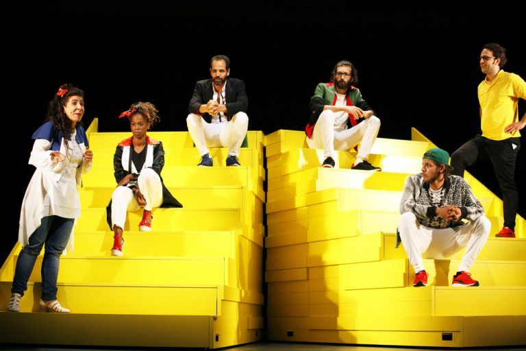 Nach vier jahren Wartezeit bereichert diesen Sommer erstmals wieder eine Schauspielaufführung den Festspielspielplan. „The Situation“ von Yael Ronen und Ensemble wird zwei Mal im Vorarlberger Landestheater gespielt.foto: Ute langkafel/Maifoto
