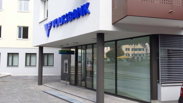 Nagelneu: Seit Wochenbeginn ist die neue Volksbank-Filiale in Schruns in Betrieb. Foto: VBV