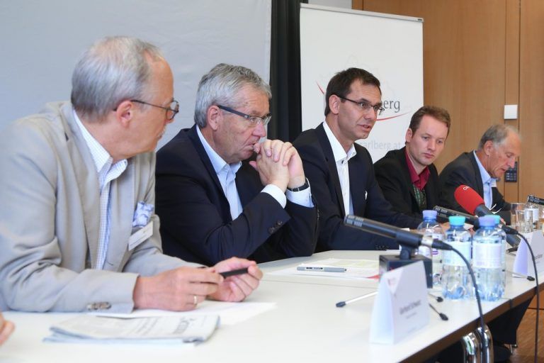 Netzwerk: (v. l.) Gerhard Schwarz, LSth. Rüdisser, LH Wallner, David Stadelmann und Bertram Batlogg. VN/HB