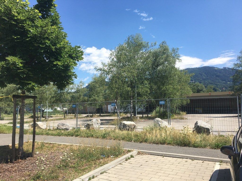 Mömax und Lutz möbeln auf