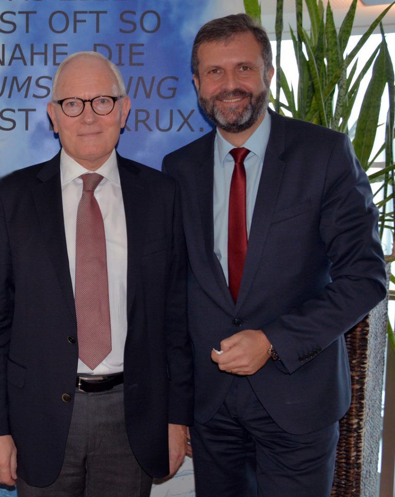 Notar Manfred Umlauft (l.) und Unternehmensberater Herbert Loos führen Betriebsübergaben durch.