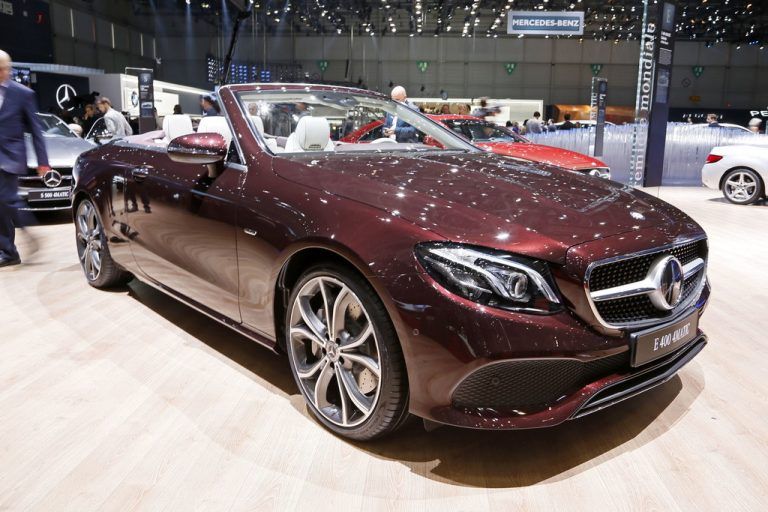 Offene Business-Klasse im RampenlichtMercedes zeigt als Weltpremiere in Genf jetzt erstmals die Cabrio-Version der neuen E-Klasse mit deutlich besseren Platzverhältnissen im Vergleich zum Vorgänger. Marktstart: September.