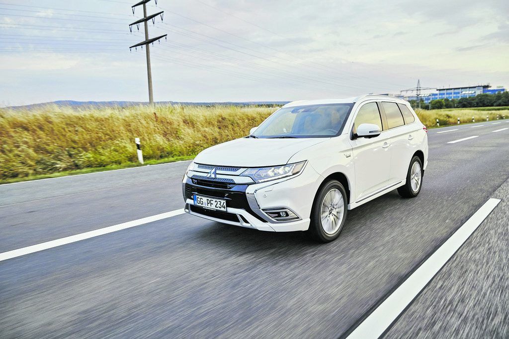 Benziner bedient als Generator zwei Stromer