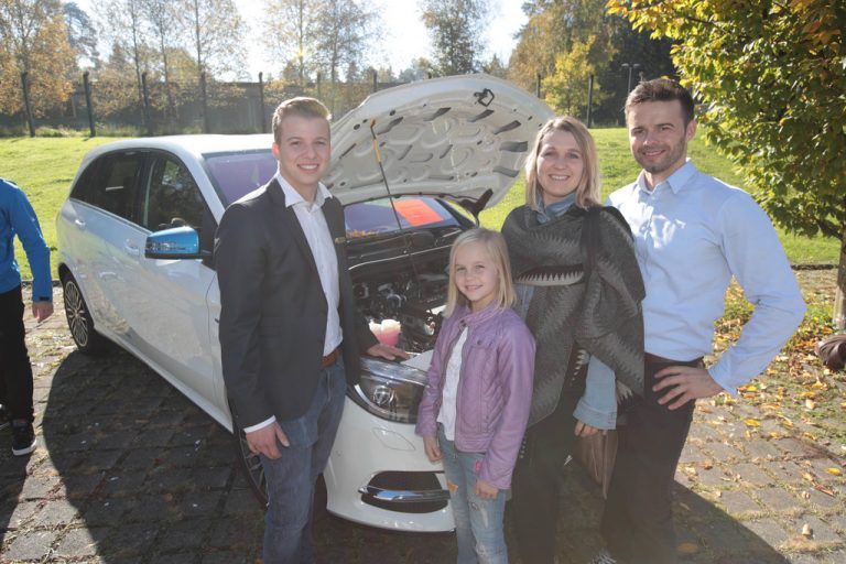 Patrick Schismel (Mercedes Schneider) mit Antonia, Olivia und Roland Simma.