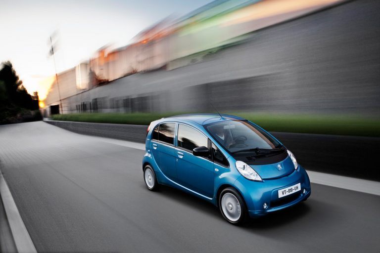 Peugeot iOn: Er ist der Drillingsbruder des Mitsubishi i-MiEV und des konzernverwandten Citroën C-Zéro.