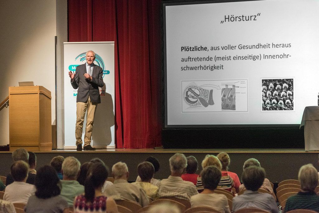 Zahnprothesen und Hühnerknochen