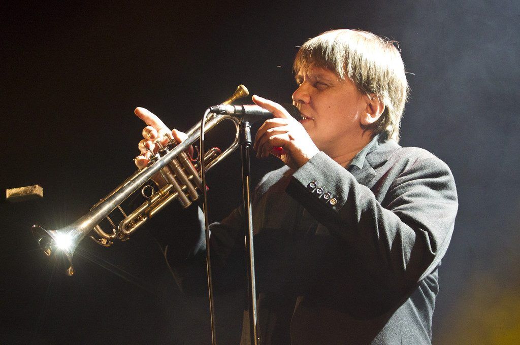 Für Sven Regener ist der Musikdatenträger zweitrangig. Er hört Lieder am Computer.