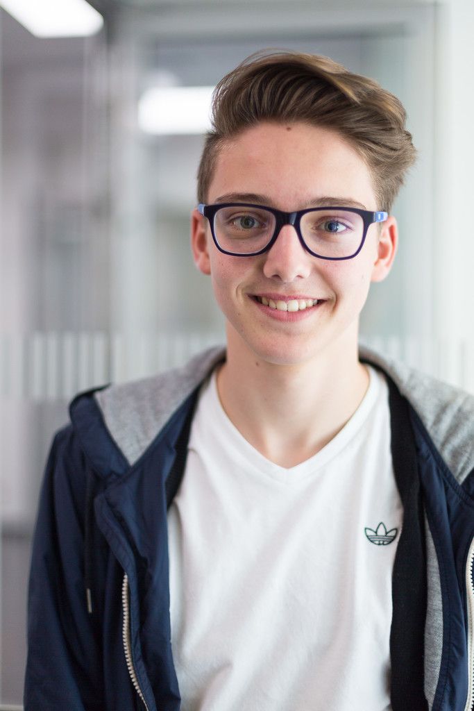 Riccardo Zottele
            Mir hat es gut gefallen, weil wir einen direkten Einblick in die Probe bekommen haben, dabei sein und miteinander reden konnten. Die Einführung im Vorfeld war meiner Meinung nach nicht unbedingt nötig, da wir über dieses Thema sowieso schon ausführlich gesprochen hatten.
