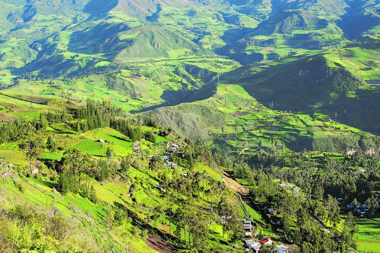 Rund 20 Vulkane reihen sich an der Panamericana in Ecuador aneinander.