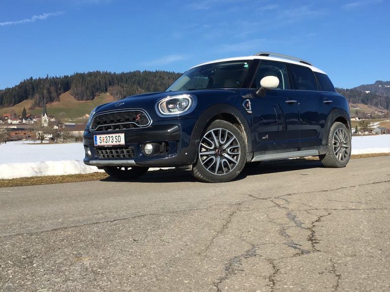 Schickes Kompakt-SUV, das optisch aus der Reihe tanzt: der neue Mini Countryman. Fotos: VN/Gasser