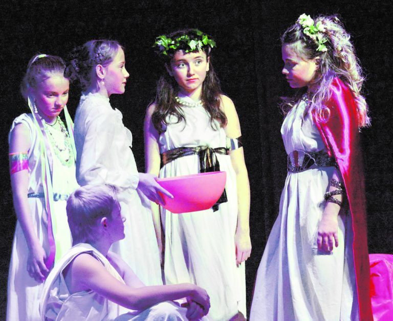 „Shakespeare´s Enkel“, das sind 20 Kinder und Jugendliche aus der Region um Sulzberg, erinnern an die wunderbare Sage von Amor und Psyche. VN/cd
