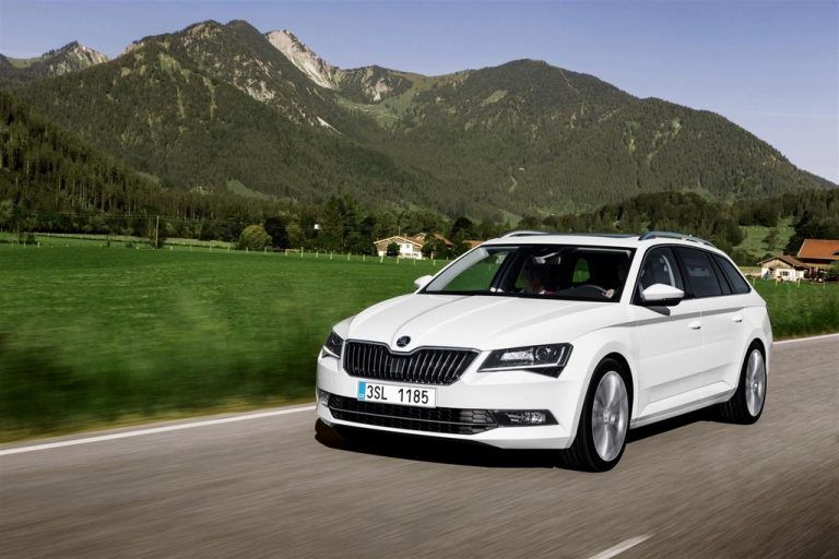Skoda Superb Combi 4x4: Das tschechische Lader-Flaggschiff ist auch als Limousine mit Allradantrieb orderbar.