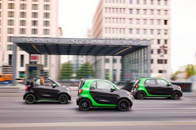 Smart Electric Drive: Alle drei Versionen des City-Flohs debütieren bei der 20. Silvretta Classic.