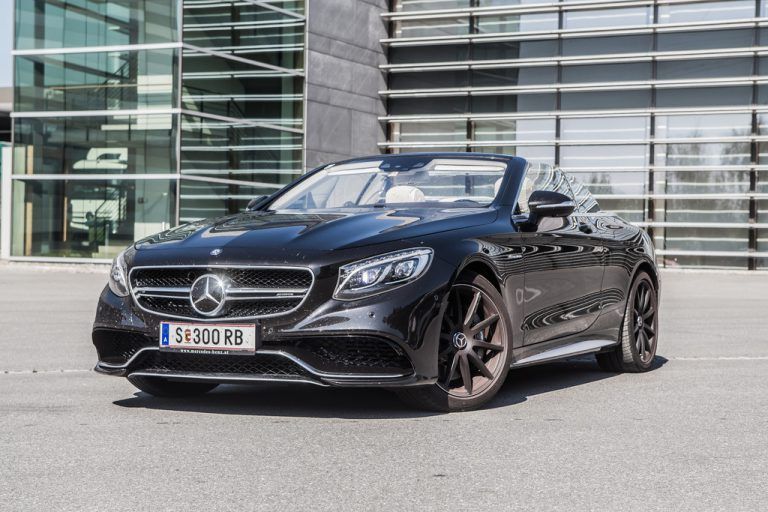 Spannendes Spiel mit Muskeln und Masse: Beim AMG S 63 Cabrio trifft dominante Eleganz auf sportliche Ästhetik. Fotos: vn/steurer