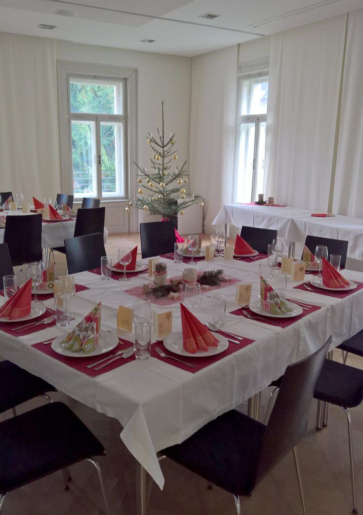 Weihnachtsfeiern abgesagt. Geschenke und Sommerfeste für die Mitarbeiter. »D1