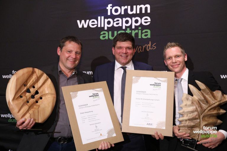 Stolze Gewinner bei den Wellpappe Austria Awards: Harald Keckeis (Ranit Austria), Stephan Kaar (Rondo) und Michael Geiger (Rondo).©com_unit