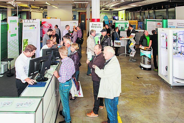 Über 1200 Besucherinnen und Besucher informierten sich beim 15. Vorarlberger Solar- und Wärmepumpentag von Energieinstitut und illwerke vkw in Bregenz.Energieinsitut