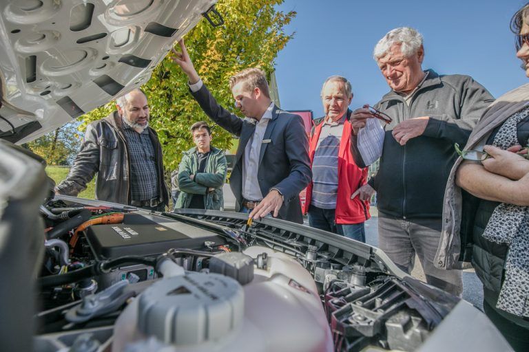 Über 2000 Besucher nutzten das umfangreiche Angebot des zweiten E-Mobilitätstags auf dem VKW-Gelände in Bregenz.  VN/Sams