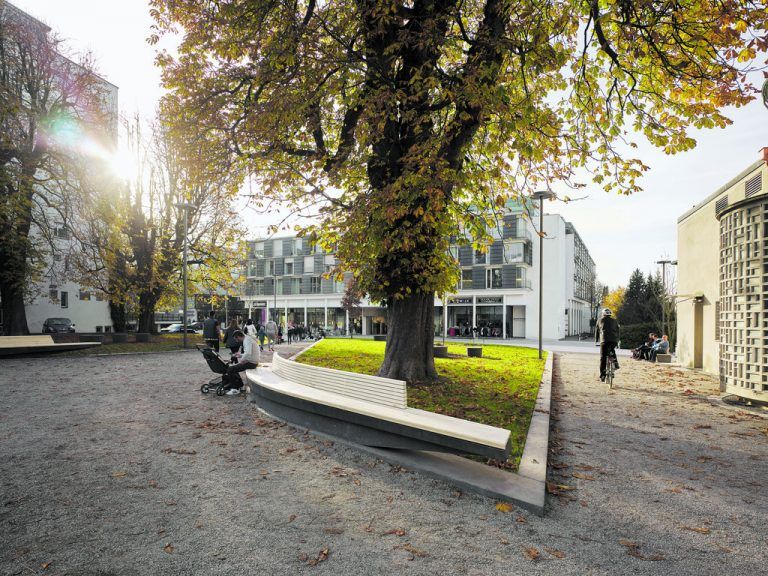 Unversiegelt blieben die Wege durch den Park. Das ist nicht nur kostengünstiger, sondern auch besser für die Umwelt und gelenkschonend.