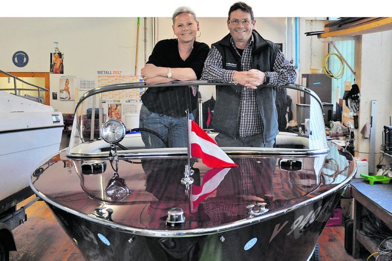 Uwe und Sonja Biatel sind Experten für Restaurierungen und Reparaturen von Edeljachten.  Fotos: cro