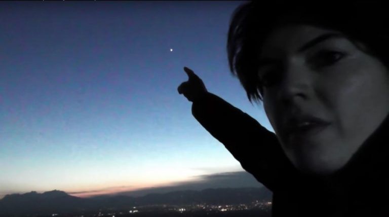 Vicki Macedon aus Dornbirn befasst sich mit dem Phänomen über dem Hohen Kasten und hat ihre eigene Erklärung (siehe QR-Code). MAcedon