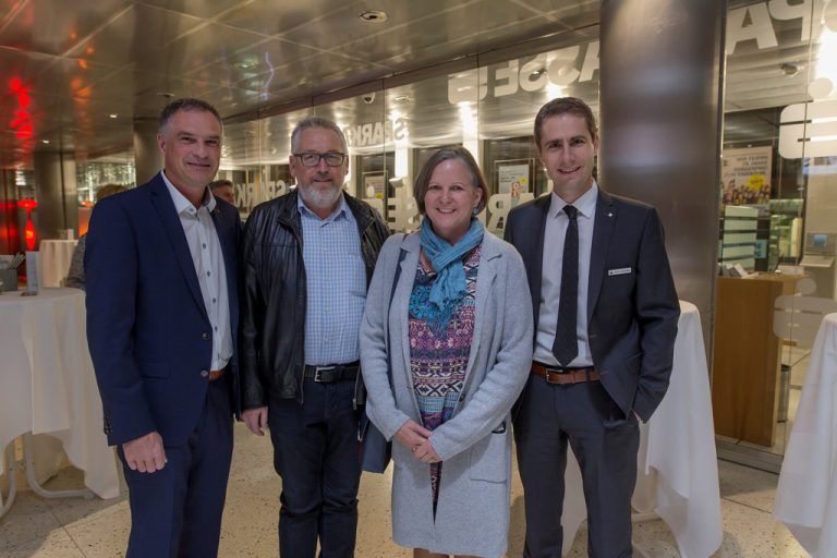 Vizebürgermeister Mario Leiter, Markus und Karoline Schaffenrath, Martin Flachsmann.