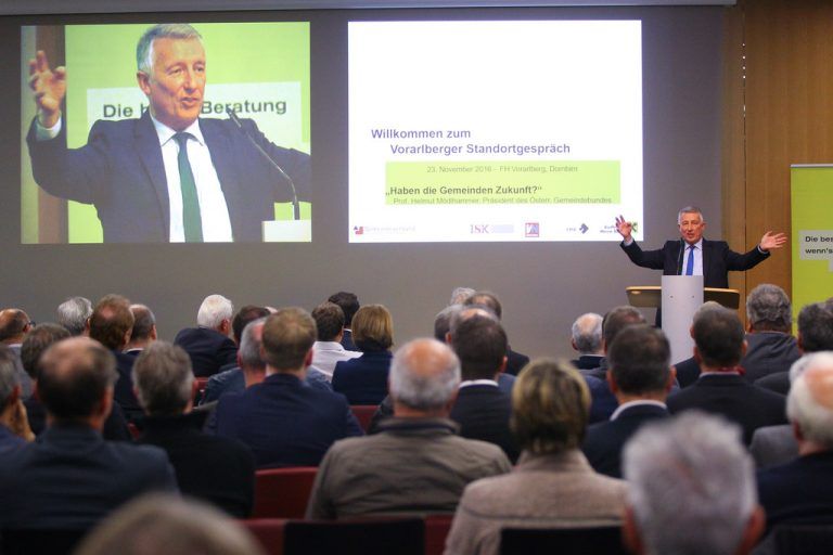 Volles Haus bei den „Vorarlberger Standortgesprächen“ in der Aula der FH Vorarlberg. Fotos: VN/Hofmeister